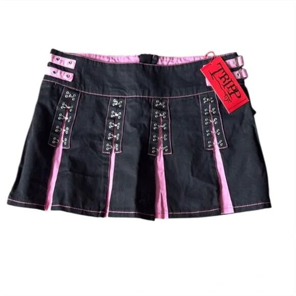 NWT Vintage Tripp NYC Black Grommet Punk Goth Pleated Mini Skirt Sz Large - Picture 1 of 5